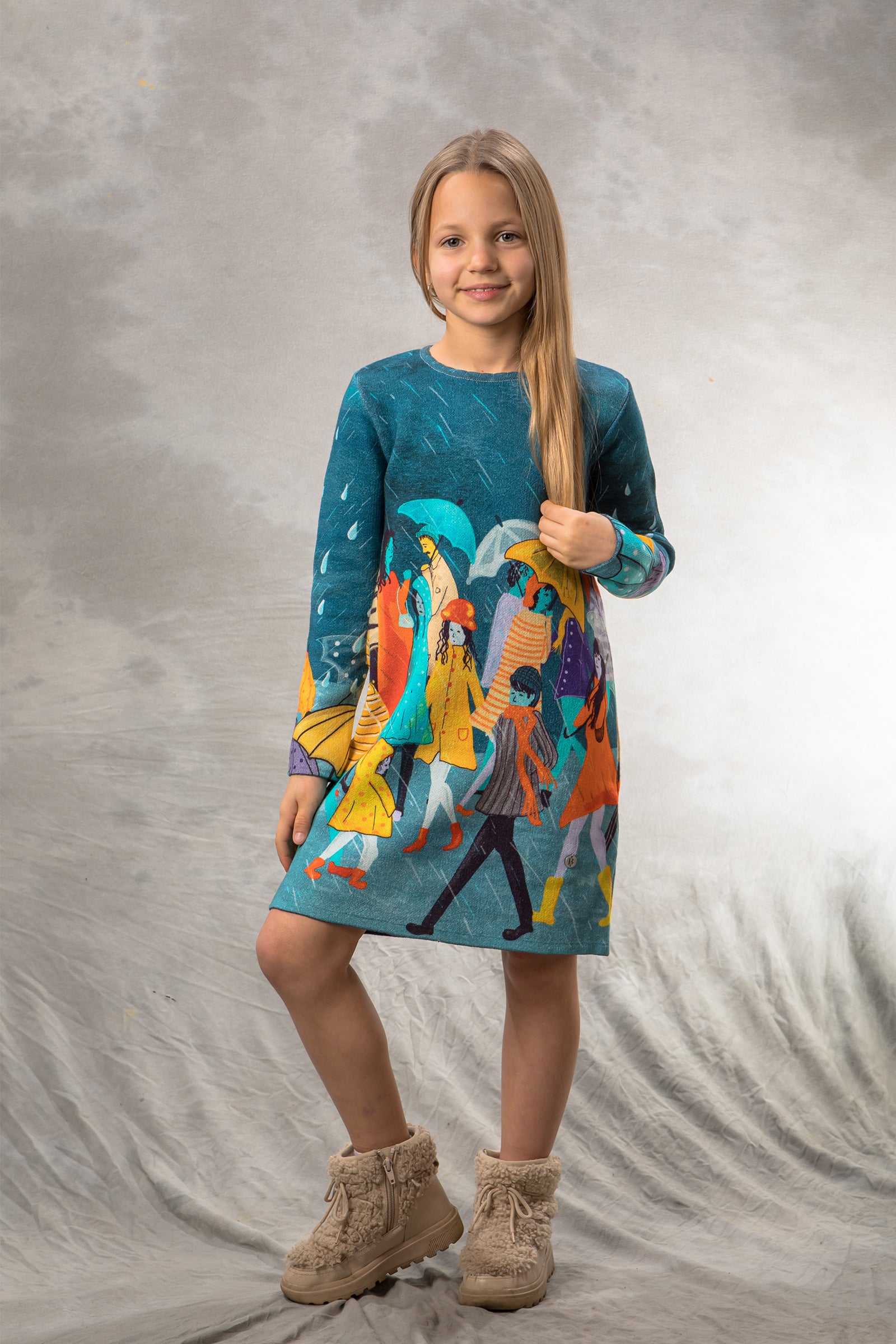 BAIKA haljina za devojčice Kiša – zimska štrikana haljina od 100% pamuka spolja sa urbanim motivom kišobrana i prolaznika